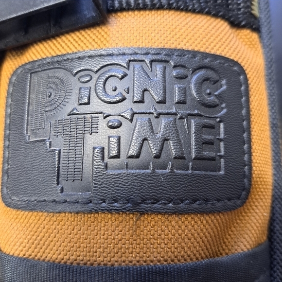 Picnic Time Insulated Backpack Cooler    12"x17"x6.5" - Picture 12 of 12